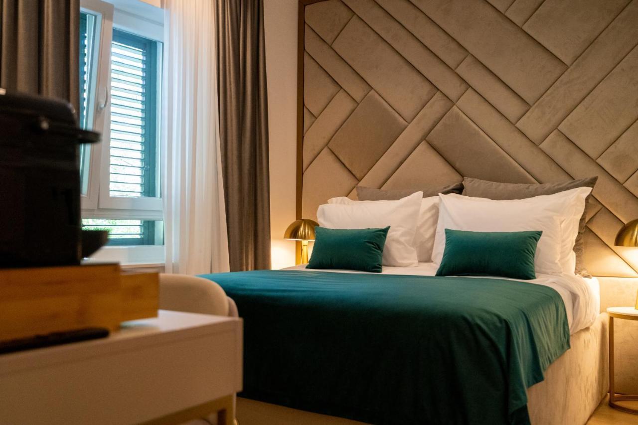 Amelie Luxury Rooms สปลิท ภายนอก รูปภาพ